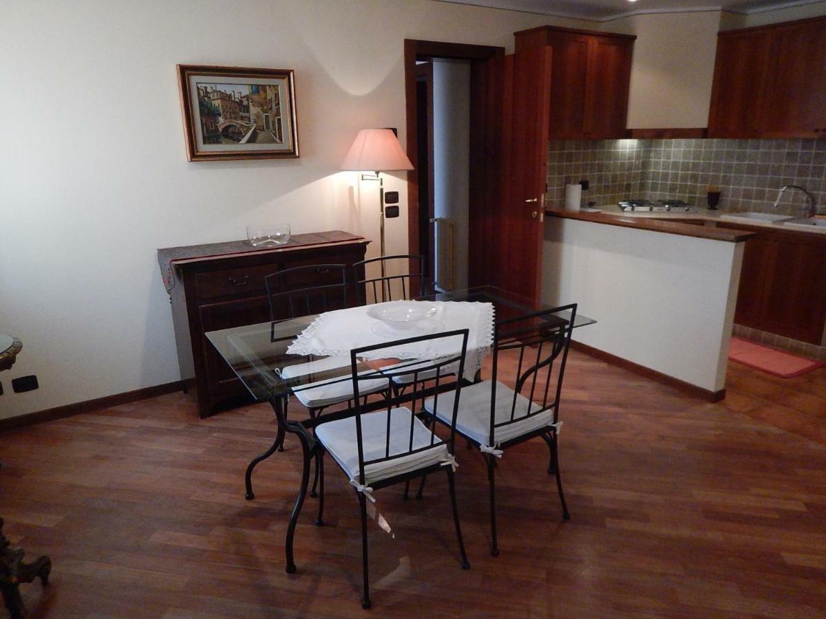Romantic Escapade In Venice Apartment ภายนอก รูปภาพ
